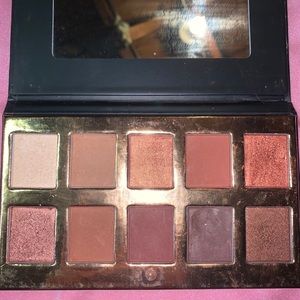 Crown Pro Fuego palette- only 1 color “used”.